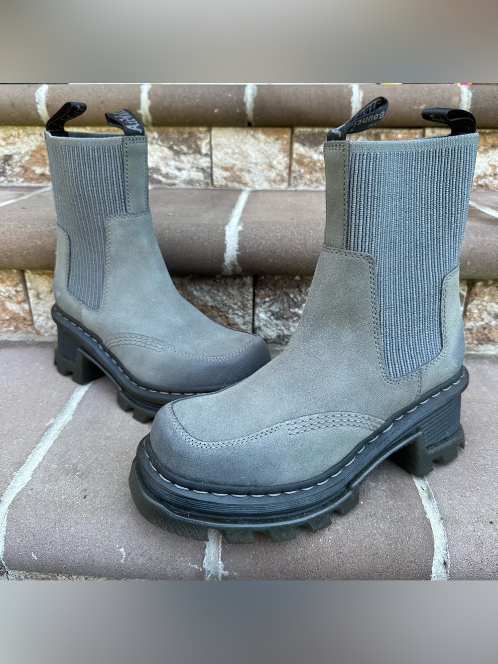 Dr. Marten CORRAN CHELSEA WAXY GREY SUEDE CHUNKY GOTHIC PULL ON BOOTS US 8 EU 39